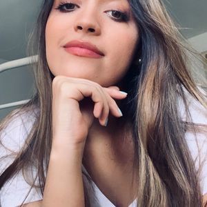 Meet your Posher, Ana julia